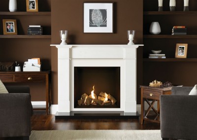 Gazco Riva2 750HL Edge gas fire with Black Reeded Lining. Shown with Claremont Limestone mantel