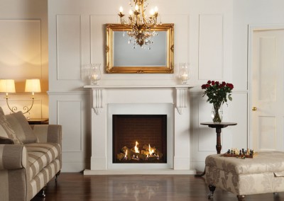 Gazco Riva2 750HL Edge with Black Reeded Lining. Shown with Victorial Corbel Mantel